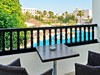 Balkon hotelového pokoje